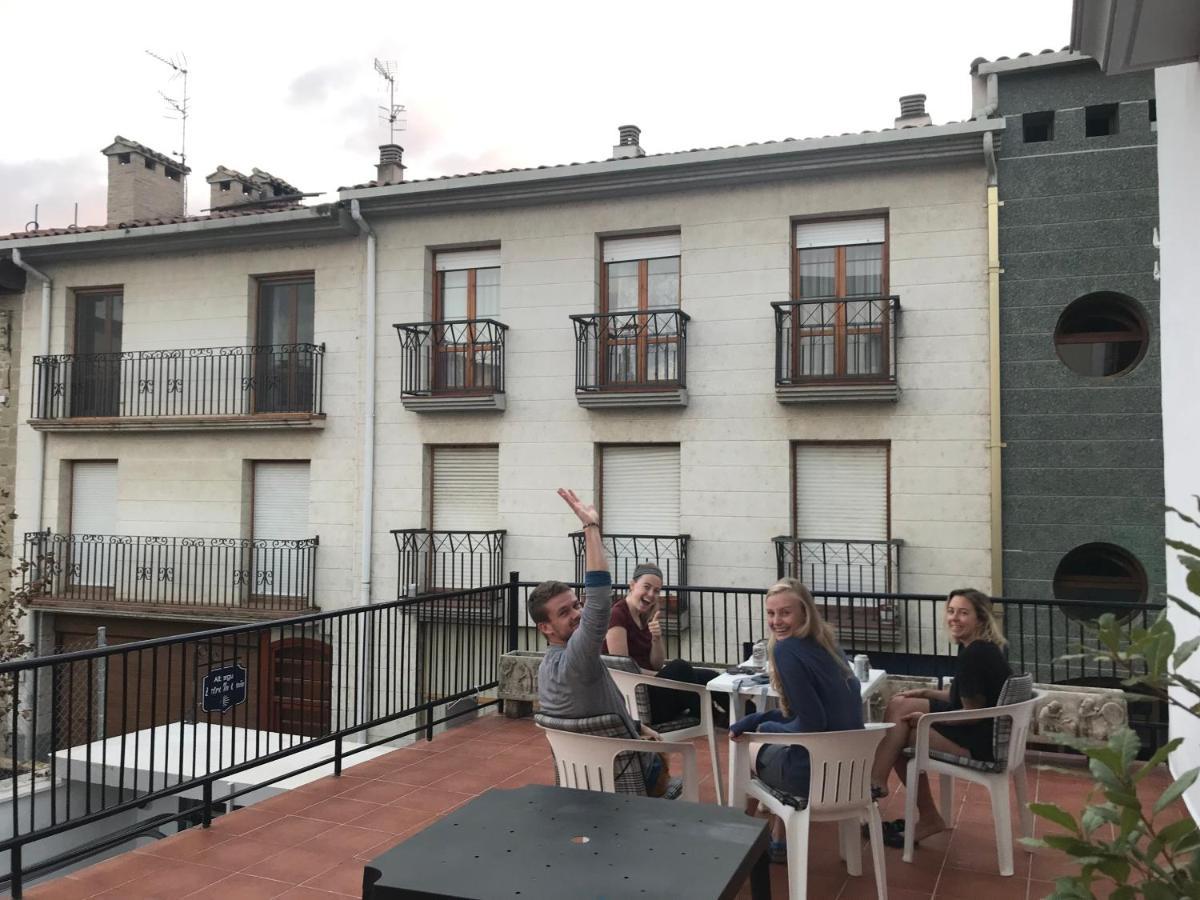 Albergue Estrella Guia Puente La Reina Exterior photo