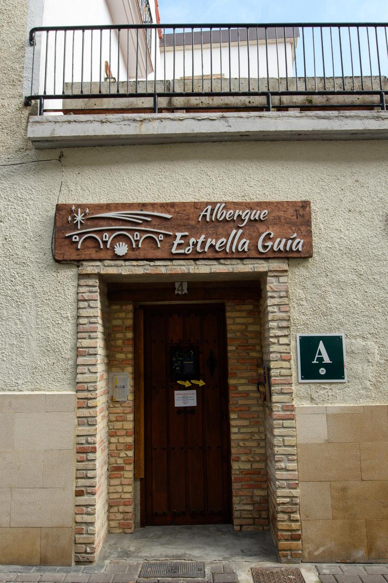 Albergue Estrella Guia Puente La Reina Exterior photo